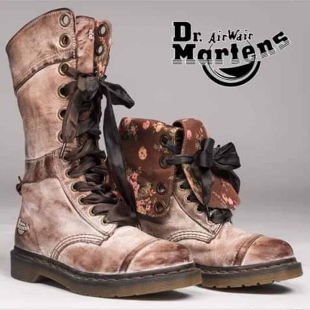 Dr. Martens 1914  Triumph Massai Boot 12-Eye - Floral